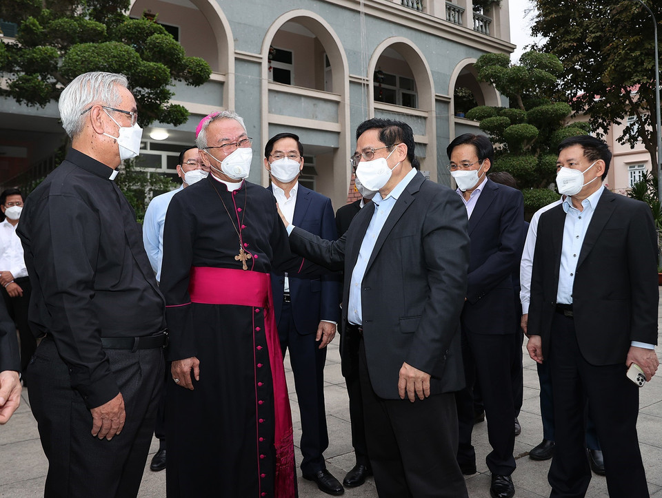 Thủ tướng Phạm Minh Chính thăm Tòa Giám mục giáo phận Bà Rịa. (Ảnh: Dương Giang/TTXVN)