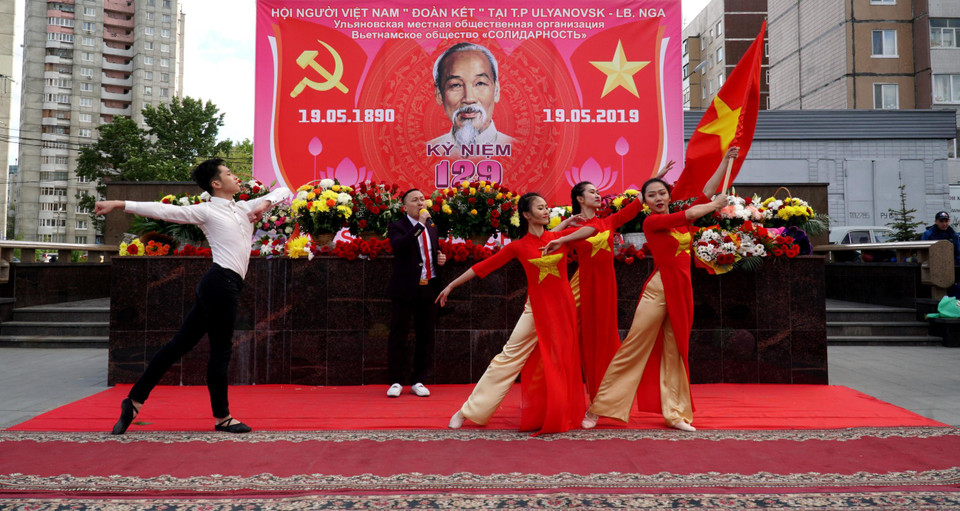 Chương trình văn nghệ đậm bản sắc Việt Nam và quê hương xứ Nghệ. (Ảnh: Tâm Hằng/Vietnam+)