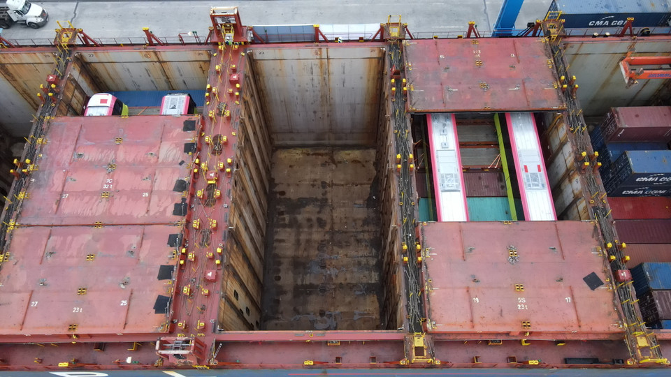 Đoàn tàu được vận chuyển từ cảng Dunkirk (Pháp) về tới cảng Hải Phòng (Việt Nam). (Ảnh: MRB Hà Nội cung cấp)