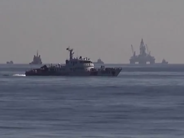 Cận cảnh tàu Trung Quốc xâm phạm biển Việt Nam. (Ảnh: Sơn Bách/Vietnam+)