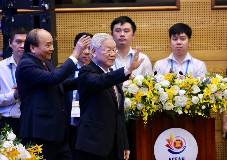 Tổng Bí thư, Chủ tịch nước Nguyễn Phú Trọng, Thủ tướng Nguyễn Xuân Phúc tại Lễ khai mạc. (Ảnh: Dương Giang/TTXVN)