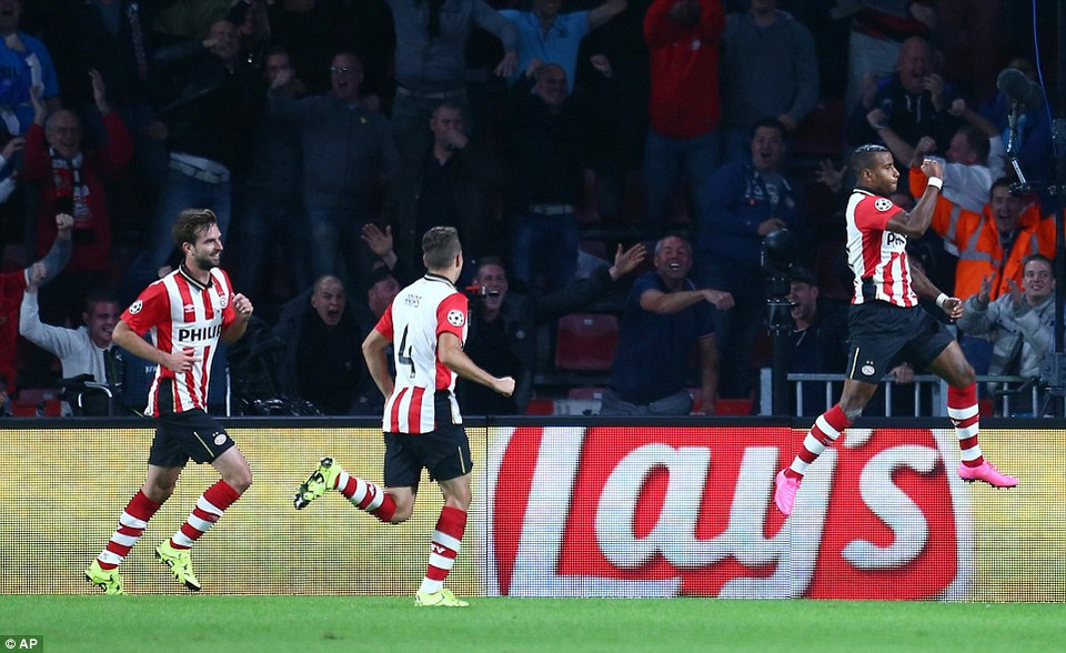 ...mang về 3 điểm cho PSV với chiến thắng chung cuộc 2-1.