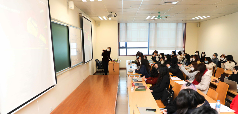 Sáng 14/2, nhiều trường đại học, cơ sở giáo dục nghề nghiệp trên địa bàn Thủ đô Hà Nội đã bắt đầu đón học viên, sinh viên trở lại trường học trực tiếp sau một thời gian học trực tuyến do ảnh hưởng của dịch COVID-19. (Ảnh: Thanh Tùng/TTXVN)