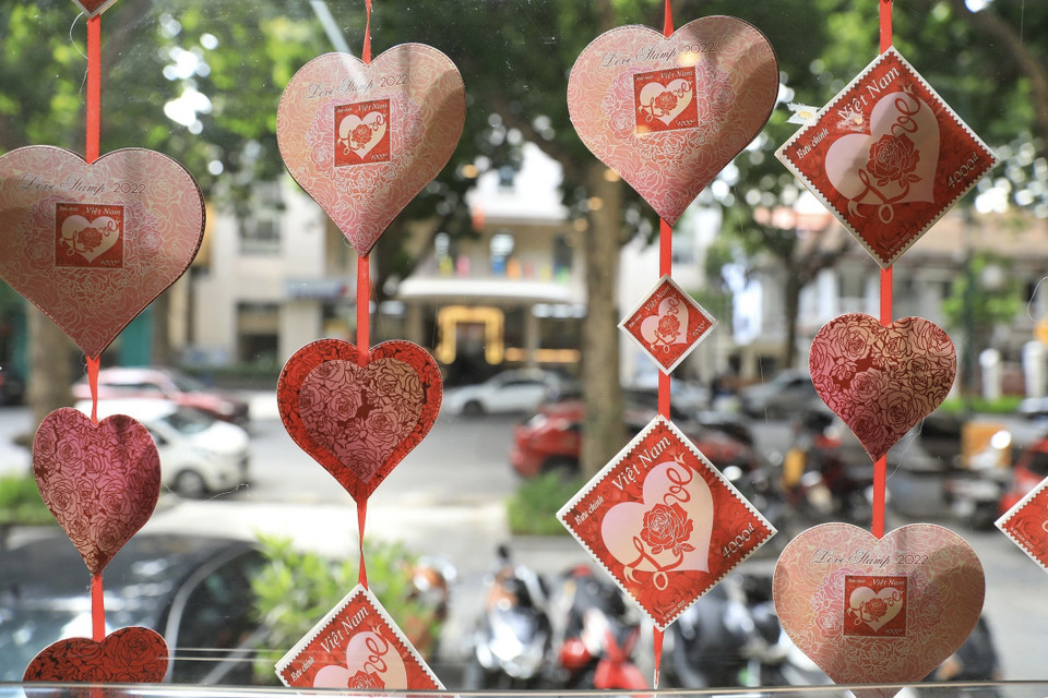 Mẫu bộ tem mới được phát hành. (Ảnh: Minh Quyết/TTXVN)