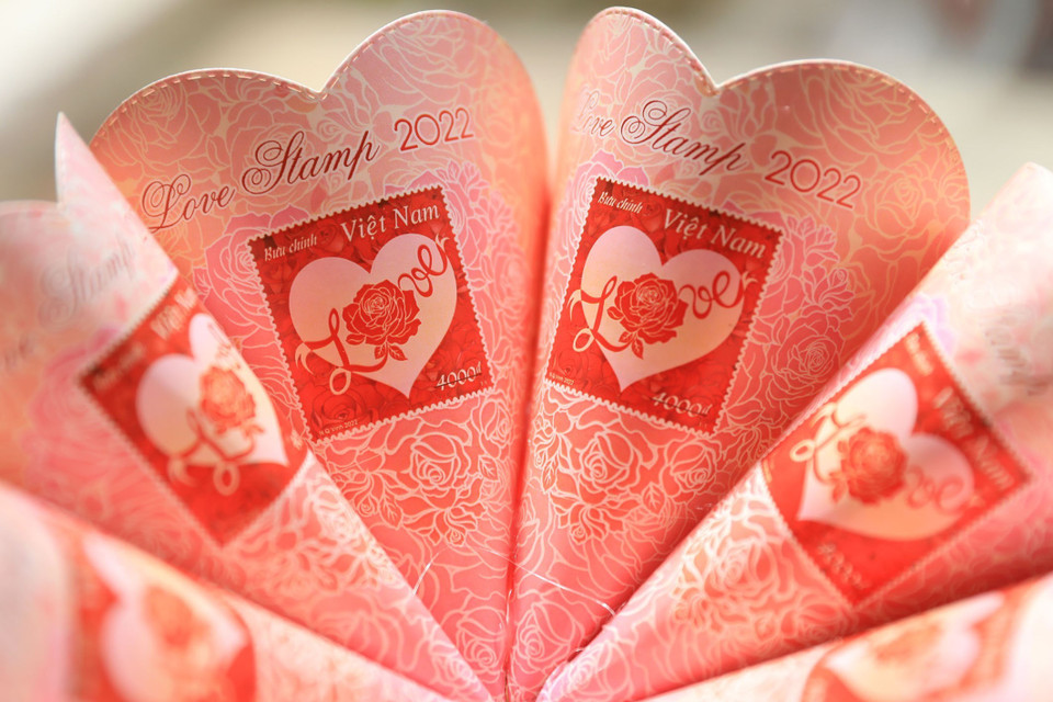 Mẫu bộ tem mới được phát hành. (Ảnh: Minh Quyết/TTXVN)