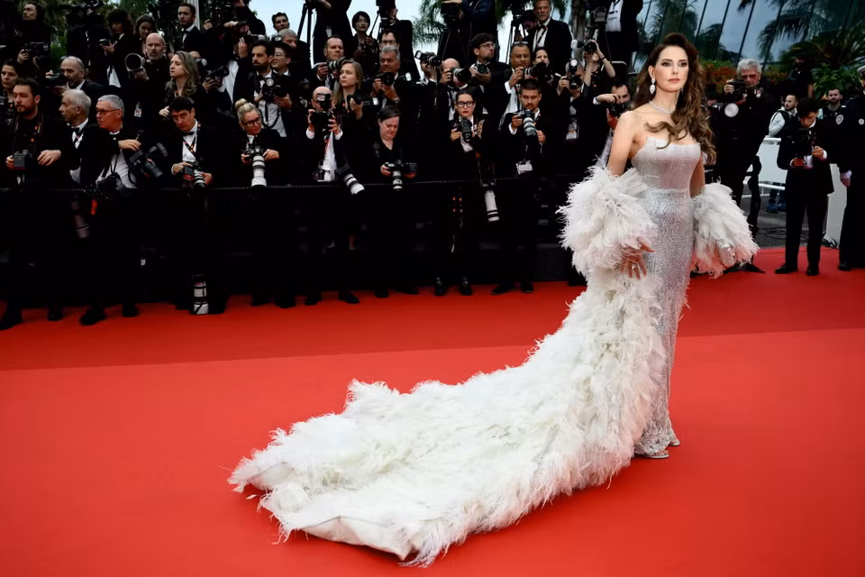 Nữ diễn viên người Pháp Frederique Bel tới dự Liên hoan phim quốc tế Cannes, Pháp, ngày 14/5/2024. (Ảnh: AFP/TTXVN)
