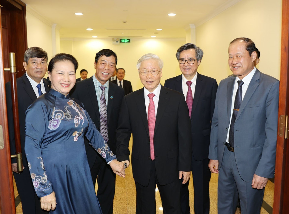 Tổng Bí thư, Chủ tịch nước Nguyễn Phú Trọng, Chủ tịch Quốc hội Nguyễn Thị Kim Ngân với các đại biểu dự phiên khai mạc Hội nghị. (Ảnh: Trí Dũng/TTXVN)