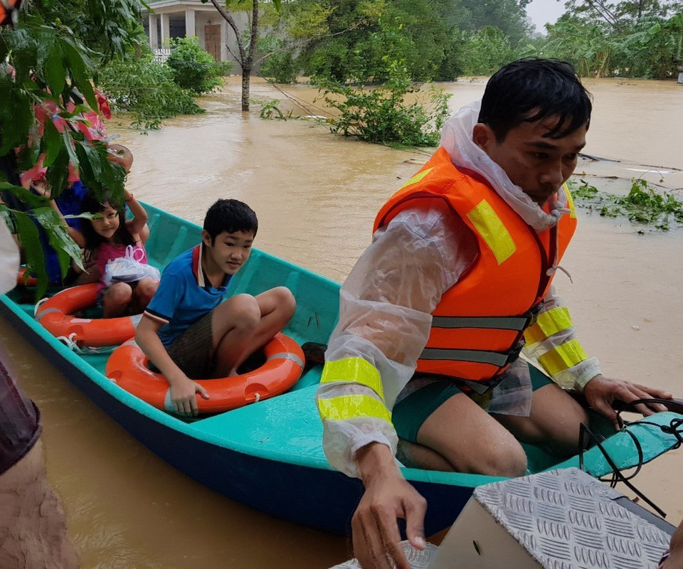 Lũ lụt kéo dài khiến hơn 43.500 hộ với trên 134.000 người Quảng Trị bị ảnh hưởng. (Ảnh: Thanh Thủy/TTXVN)