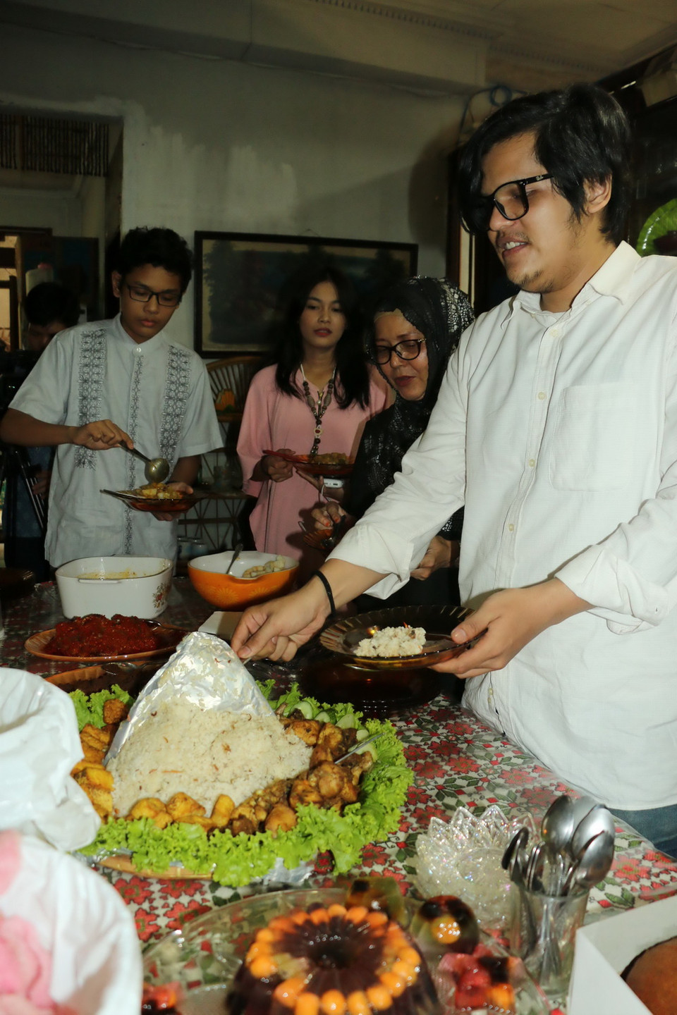 Bàn tiệc năm mới thường gọi là Openhouse