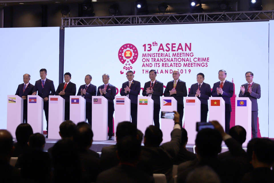 Các trưởng đoàn tại lễ khai mạc Hội nghị Bộ trưởng các nước ASEAN về phòng, chống tội phạm xuyên quốc gia lần thứ 13 (AMMTC-13), ngày 27/11/2019. (Ảnh: Ngọc Quang/TTXVN)