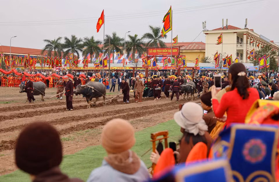Lễ hội Tịch điền Đọi Sơn tái hiện truyền thống 'Dĩ nông vi bản'. (Ảnh: Thanh Tùng/TTXVN)