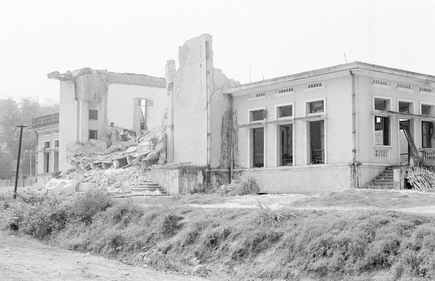 Ngày 17/2/1979, địch dùng bộc phá, thuốc nổ, đại bác bắn vào khu mỏ Apatít Lào Cai (tỉnh Hoàng Liên Sơn), phá hủy toàn bộ khu mỏ. Ảnh: Nguyễn Trân - TTXVN