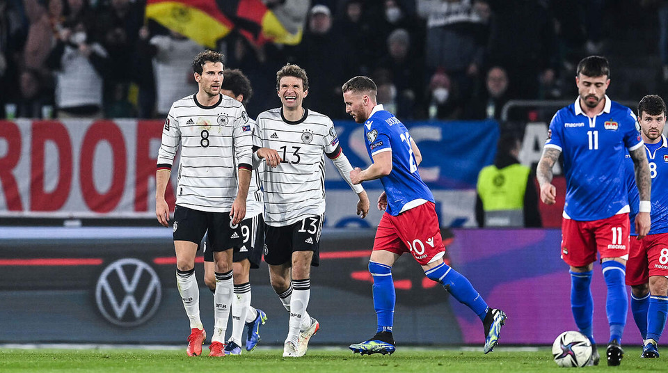 Thomas Mueller cũng có được một cú đúp vào lưới Liechtenstein qua đó nâng số bàn thắng anh ghi cho Đội tuyển Quốc gia lên con số 42 ở trận đấu thứ 109 khoác áo Die Mannschaft. (Nguồn: DFB)
