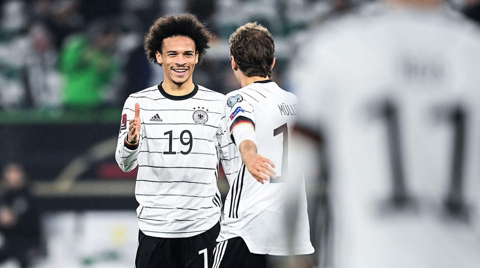 Ngay đầu hiệp 1, Sane hoàn tất cú đúp giúp Đức dẫn 5-0. (Nguồn: DFB)