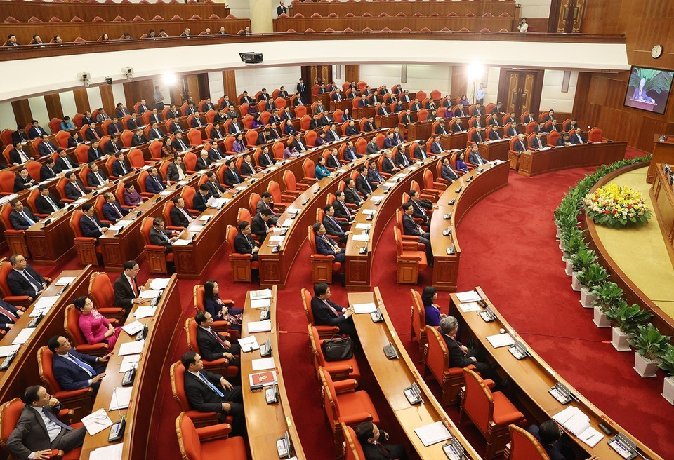 Các vị lãnh đạo Đảng, Nhà nước cùng các đại biểu dự bế mạc Hội nghị. (Ảnh: Trí Dũng/TTXVN)