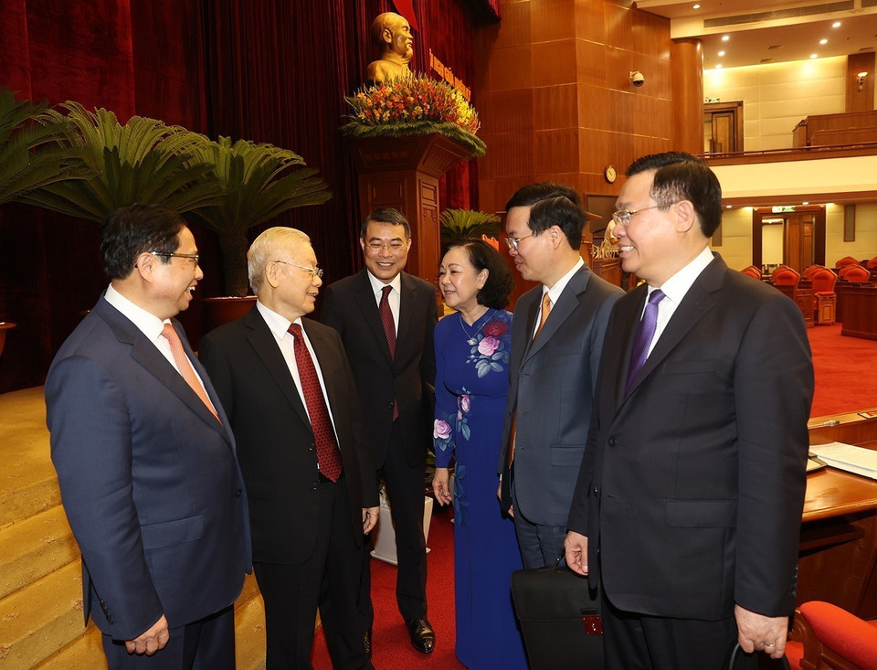 Tổng Bí thư Nguyễn Phú Trọng và các vị lãnh đạo Đảng, Nhà nước dự bế mạc hội nghị. (Ảnh: Trí Dũng/TTXVN)