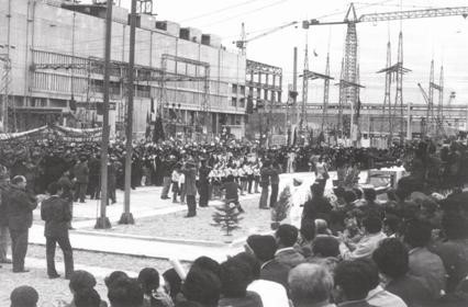 Lễ cắt băng khánh thành Nhà máy Nhiệt điện Phả Lại (1983). (Ảnh: TTXVN)