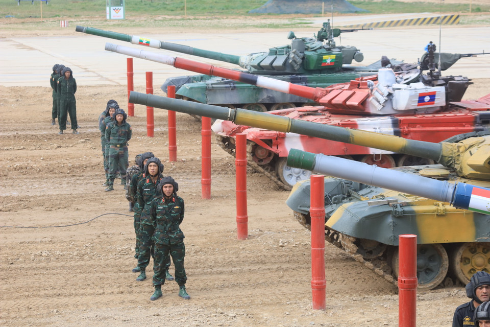 Các đội tuyển tham gia thi đấu. (Ảnh: Duy Trinh-Trần Hiếu/Vietnam+)