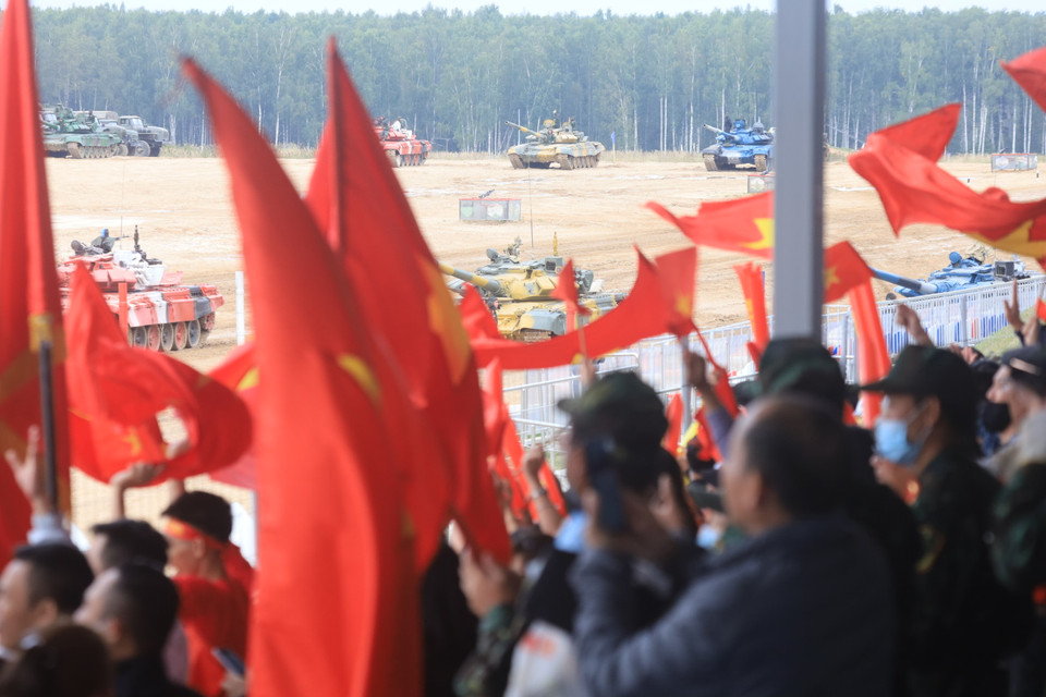 Đúng 11 giờ sáng 4-9, vòng chung kết cuộc thi “Xe tăng hành tiến” đã được bắt đầu tại thao trường Alabino, ngoại ô thủ đô Moskva, Liên bang Nga. (Ảnh: Duy Trinh-Trần Hiếu/Vietnam+)