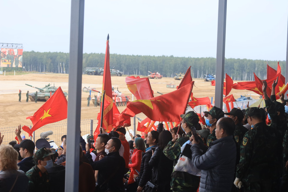 Trận bán kết 1 bảng 2 diễn ra lúc 11 giờ, giờ địa phương (tức 15 giờ, giờ Hà Nội) với sự tham gia của 4 đội: Việt Nam, Lào, Tajikistan và Myanmar. (Ảnh: Duy Trinh-Trần Hiếu/Vietnam+)