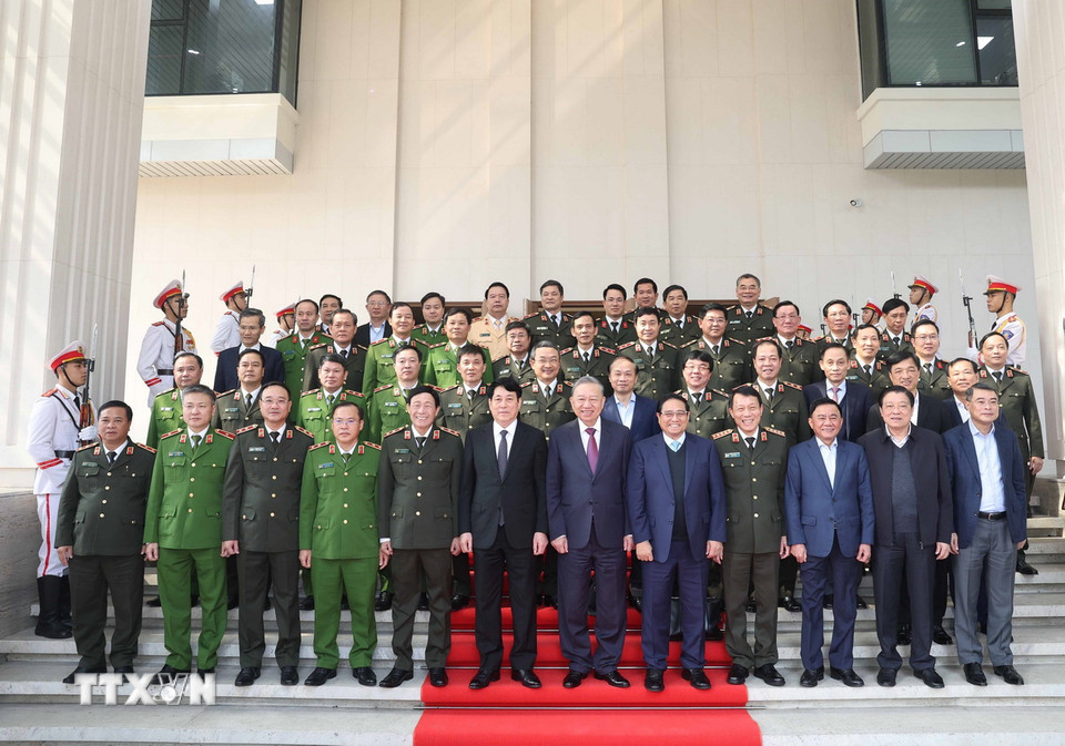 Tổng Bí thư Tô Lâm và các đại biểu dự hội nghị chụp ảnh chung. (Ảnh: Thống Nhất/TTXVN)