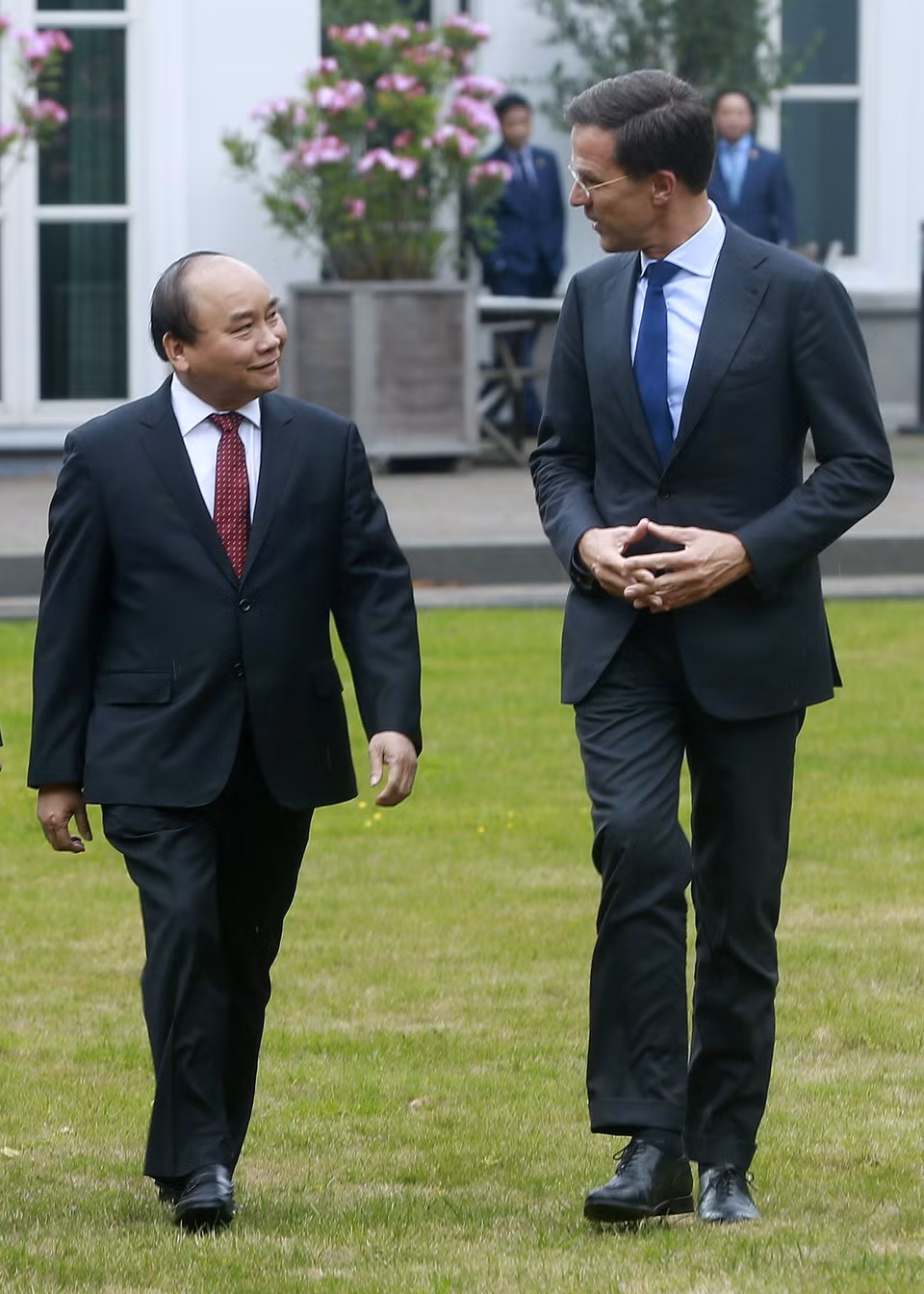 Thủ tướng Nguyễn Xuân Phúc và Thủ tướng Mark Rutte trong chuyến thăm chính thức làm việc tại Hà Lan, tháng 7/2017. (Ảnh: Thống Nhất/TTXVN)