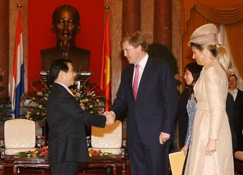 Chủ tịch nước Nguyễn Minh Triết tiếp Thái tử Hà Lan Willem Alexander và Công nương sang thăm Việt Nam, chiều 28/3/2011, tại Phủ Chủ tịch. (Ảnh: Nguyễn Khang/TTXVN)