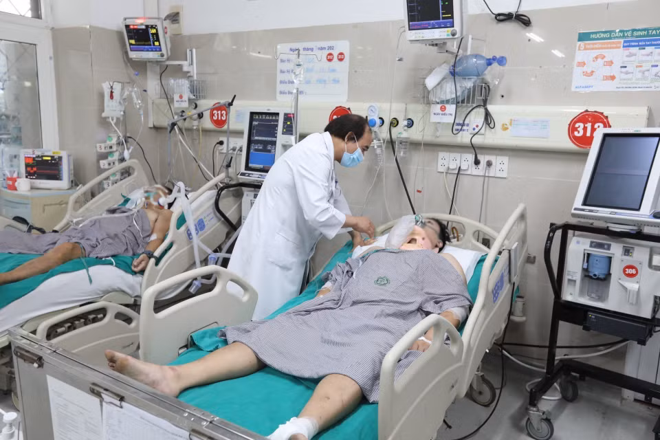  Các bệnh nhân chủ yếu ngạt khói, bị chấn thương không có trường hợp bệnh nhân bị bỏng.(Ảnh: Minh Quyết/TTXVN)