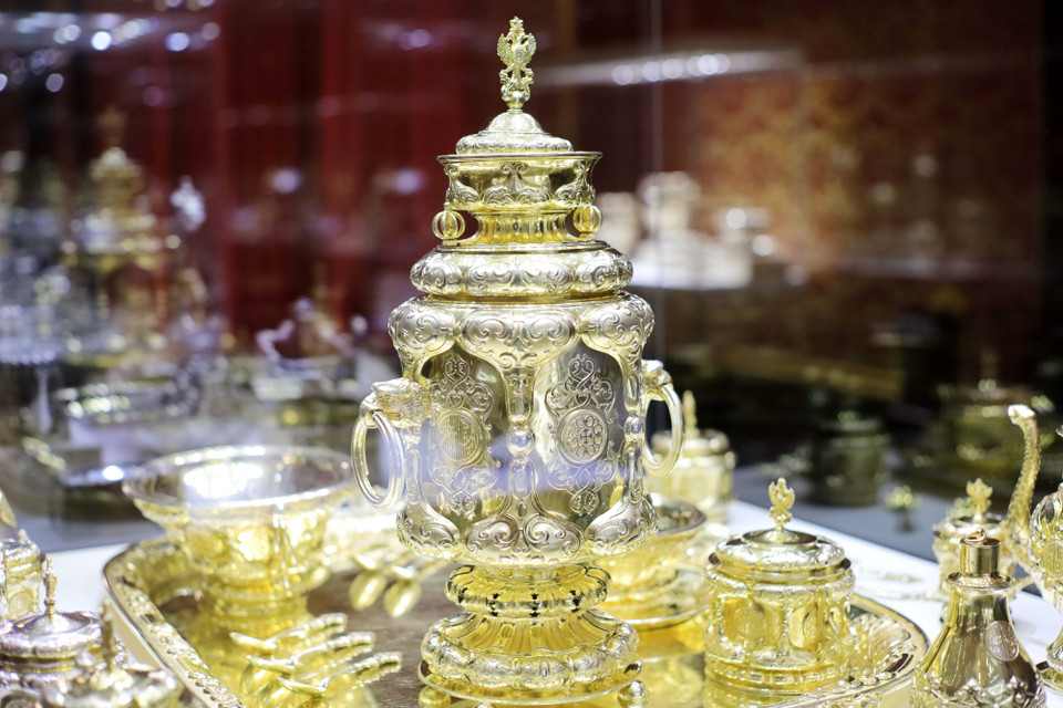 Nghệ nhân Karl Faberge chuyên chế tác những đồ vật tinh xảo để sử dụng trong hoàng cung Nga. (Ảnh: Trần Hiếu/Vietnam+)