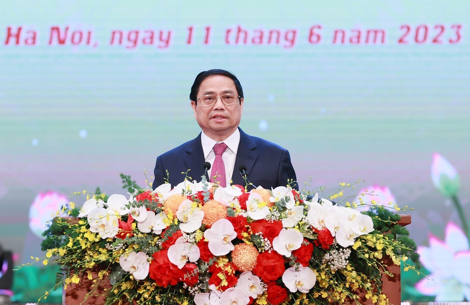 Thủ tướng Phạm Minh Chính phát biểu tại Hội nghị biểu dương, tôn vinh điển hình tiên tiến toàn quốc. (Ảnh: Dương Giang/TTXVN)