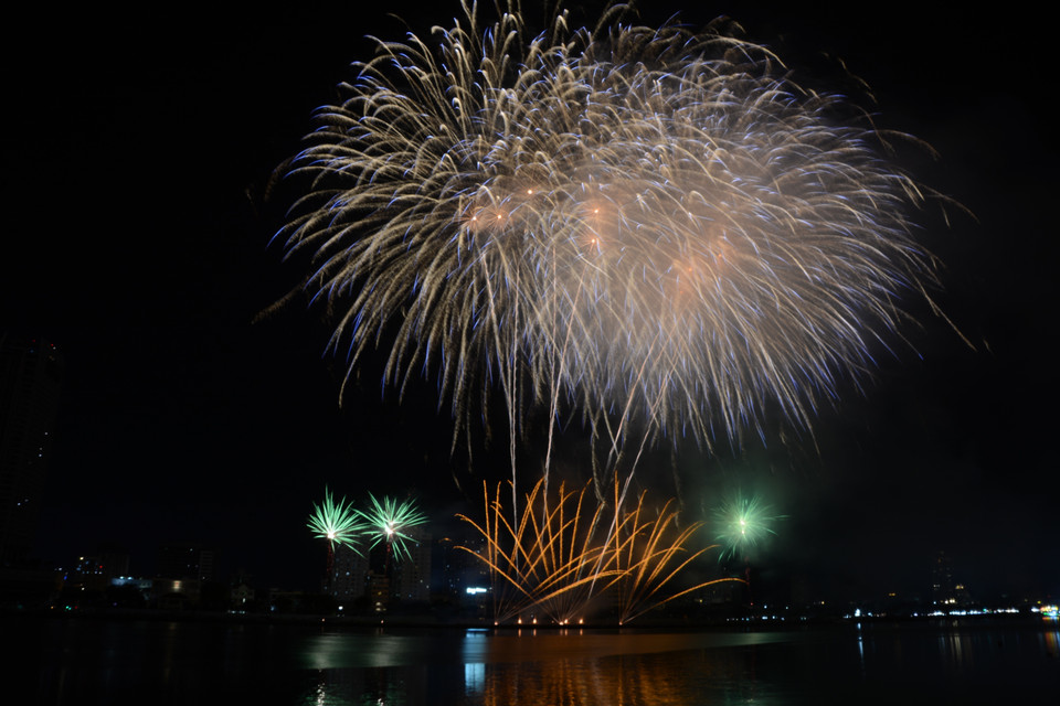 Màn trình diễn pháo hoa của đội tuyển Canada. (Ảnh: Văn Dũng/TTXVN)