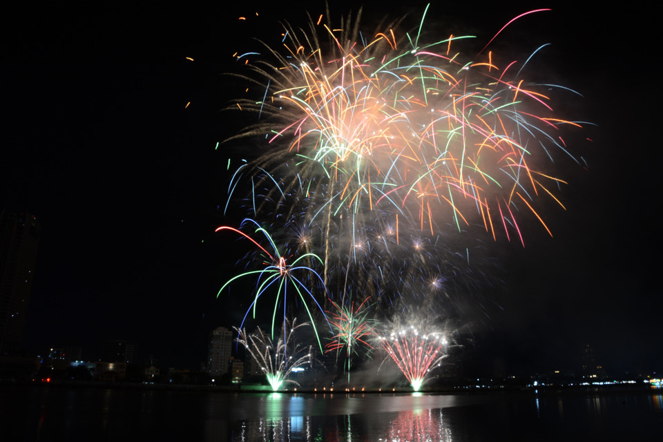 Màn trình diễn pháo hoa của đội tuyển Canada. (Ảnh: Văn Dũng/TTXVN)