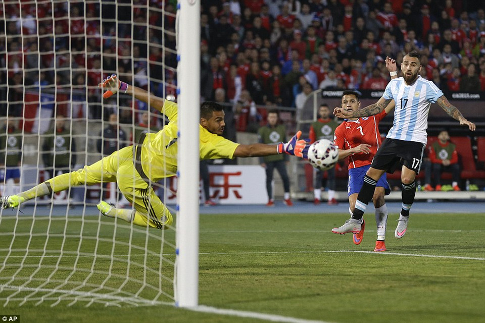 Nhiều tình huống nguy hiểm được hai đội tạo ra... nhưng sau 120 phút, không có bàn thắng nào được ghi...