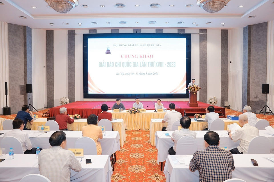 Quang cảnh vòng chấm chung khảo Giải Báo chí Quốc gia lần thứ XVIII năm 2023. (Ảnh: Minh Quyết/ TTXVN)