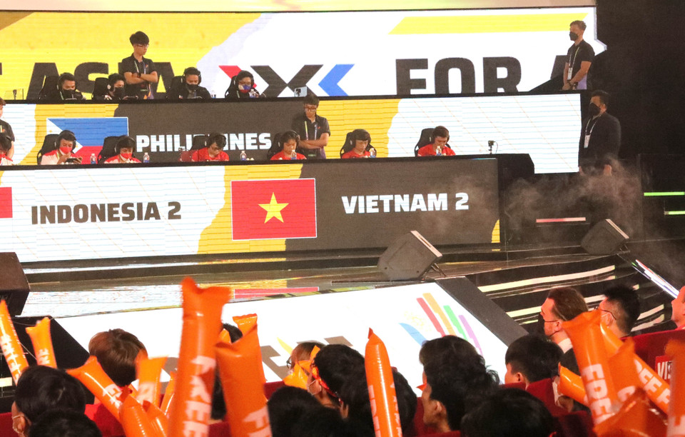 Vận động viên đội tuyển quốc gia Việt Nam 2 thi đấu. (Ảnh: Minh Đông/TTXVN)