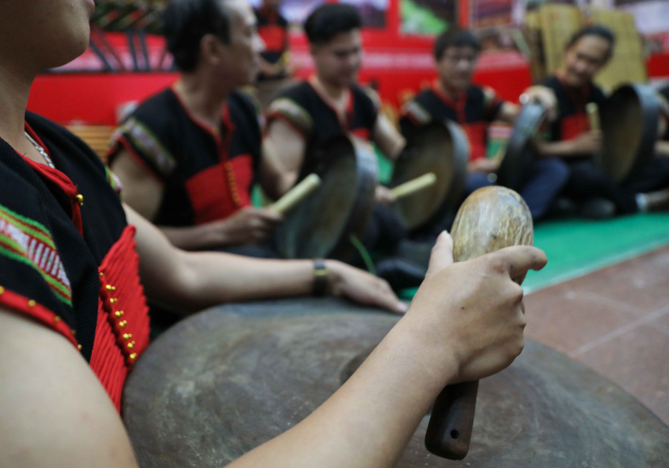 Trình diễn di sản văn hóa cồng chiêng Tây Nguyên. (Ảnh: Thanh Tùng/TTXVN)