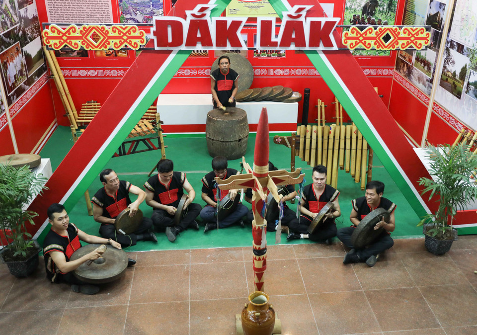 Trình diễn di sản văn hóa cồng chiêng Tây Nguyên. (Ảnh: Thanh Tùng/TTXVN)