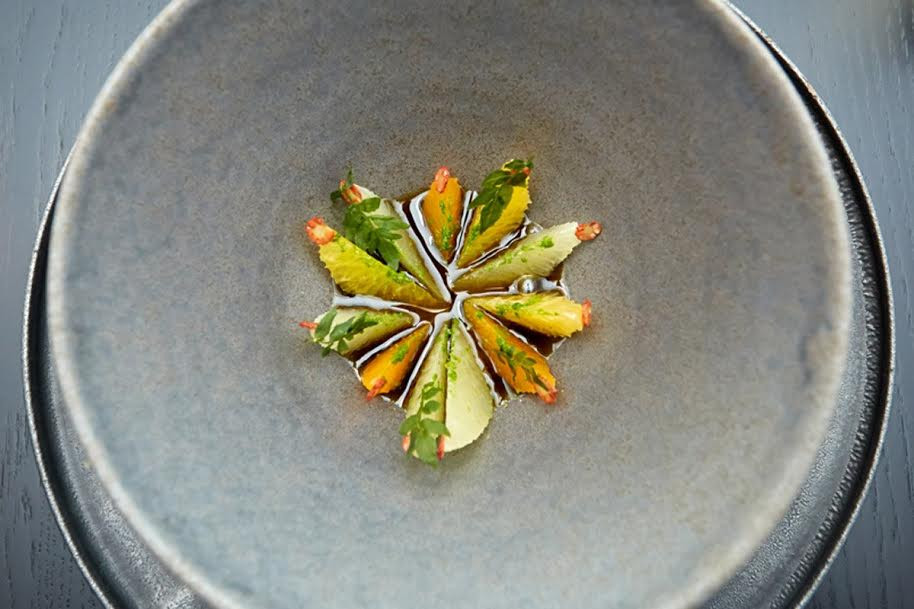 Quả chua và hồ tiêu.