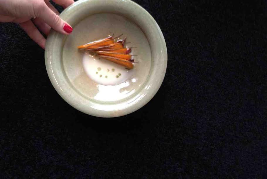 Bí đỏ Hokkari, dầu anh đào và hoa anh đào muối.