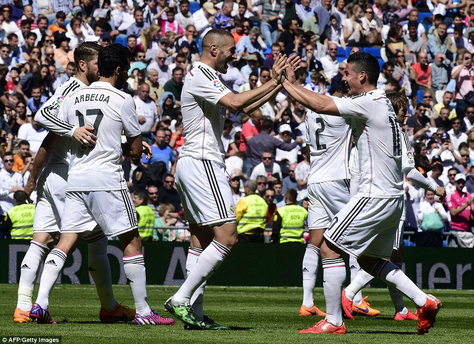 ... với một cú đúp.