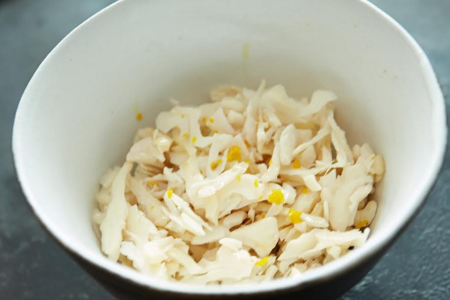 Đậu phụ hấp với hạt óc chó dại