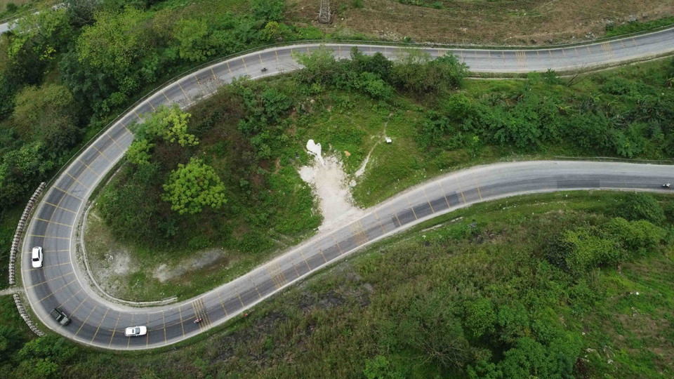 Đèo Mã Phục thuộc xã Quốc Toản, huyện Trà Lĩnh (Cao Bằng) nhìn từ trên cao. (Ảnh: Vũ Sinh/TTXVN)