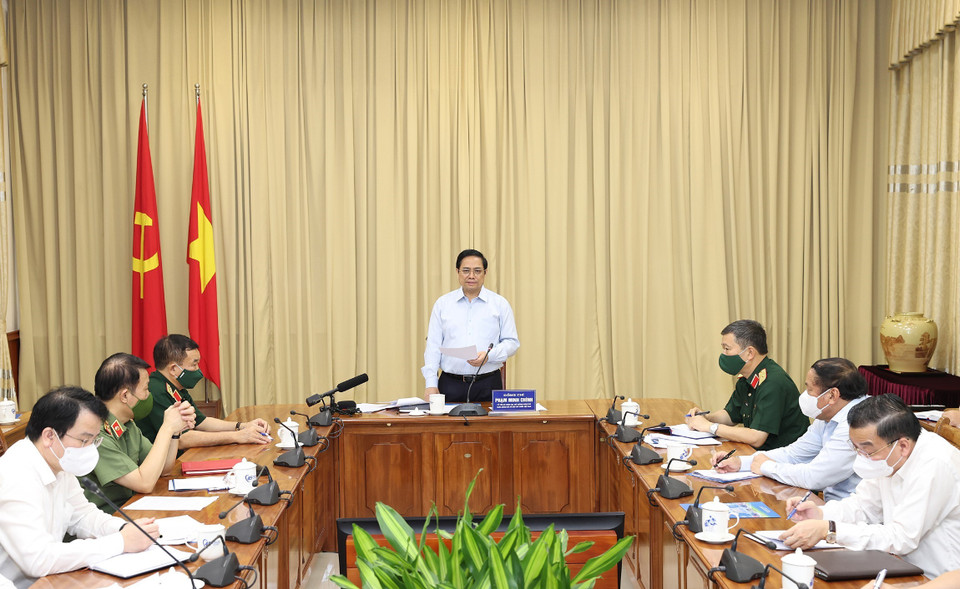 Thủ tướng Phạm Minh Chính làm việc với Ban Quản lý Lăng Chủ tịch Hồ Chí Minh. (Ảnh: Dương Giang/TTXVN)