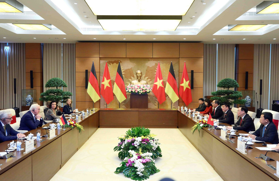 Chủ tịch Quốc hội Vương Đình Huệ hội kiến Tổng thống Cộng hòa Liên bang Đức Frank-Walter Steinmeier. (Ảnh: Phạm Kiên/TTXVN)