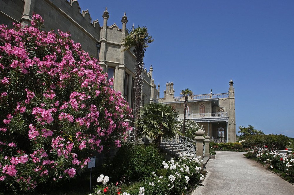 Cung điện Vorontsov nằm ở chân núi Crimean gần thị trấn Alupka. Đây là một trong những điện điện lâu đời và lớn nhất ở Crimea. (Nguồn: Sputnik)