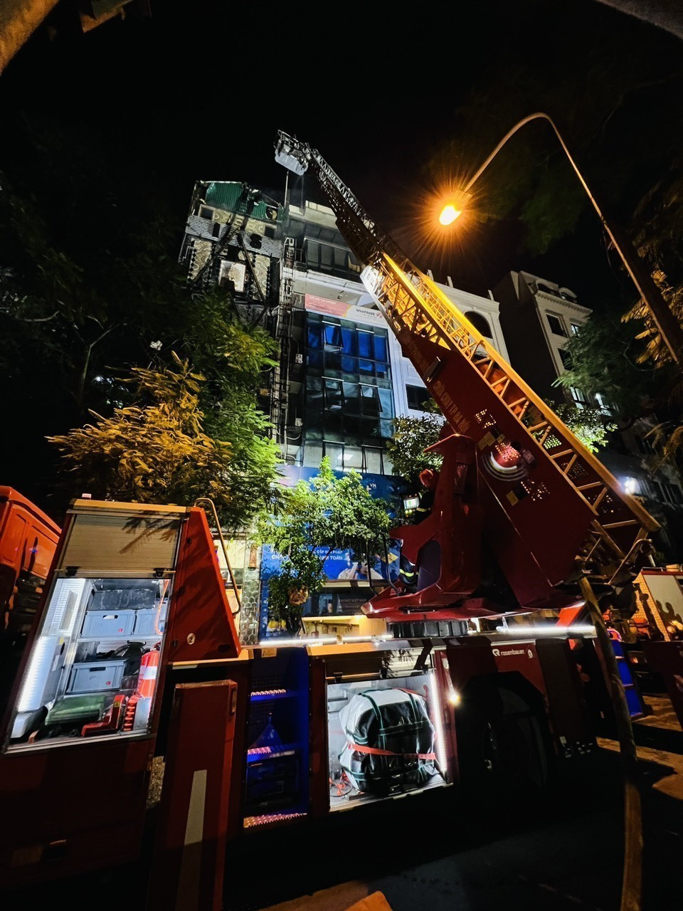 Hiện trường vụ cháy. (Ảnh: Phạm Kiên/TTXVN)