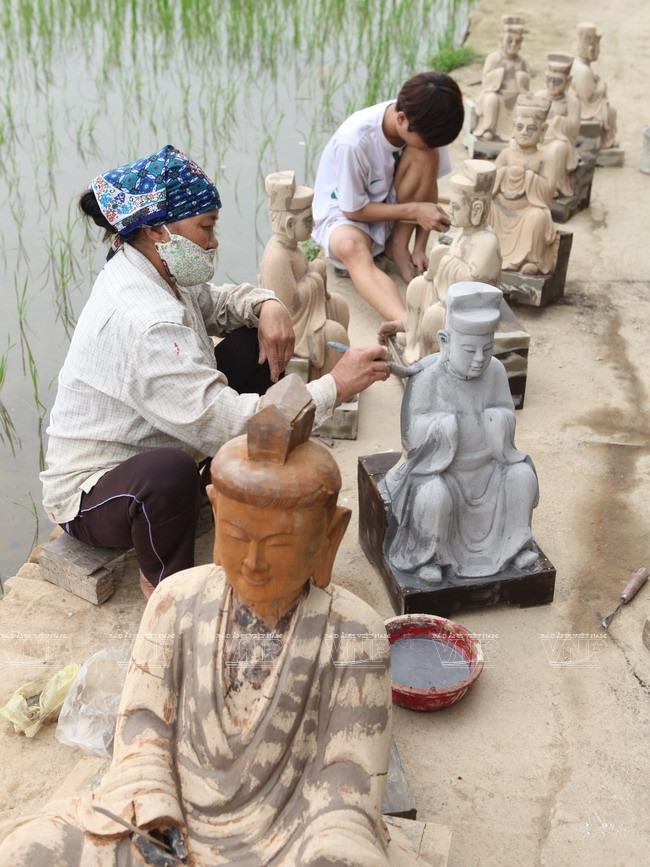 Các sản phẩm tượng được người dân Vũ Lăng chế tác ngày càng đa dạng về mẫu mã và chất lượng