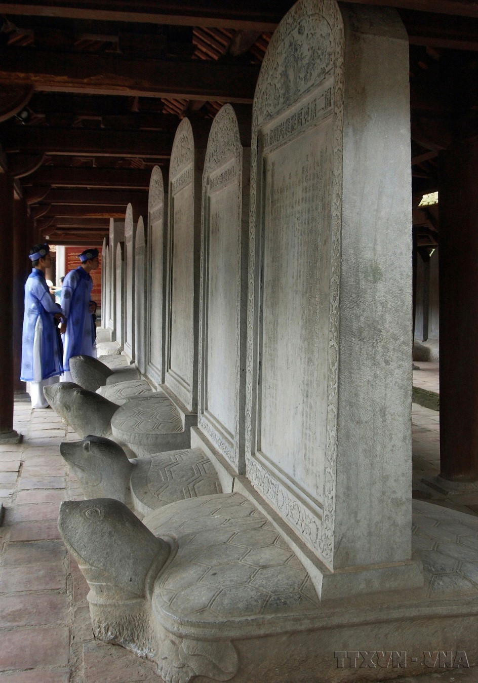 Ngày 9/3/2010, bia tiến sĩ Văn Miếu-Quốc Tử Giám (Hà Nội) là di sản tư liệu thứ hai của Việt Nam được đưa vào danh mục Di sản tư liệu thuộc chương trình Ký ức thế giới của UNESCO. (Ảnh: TTXVN)