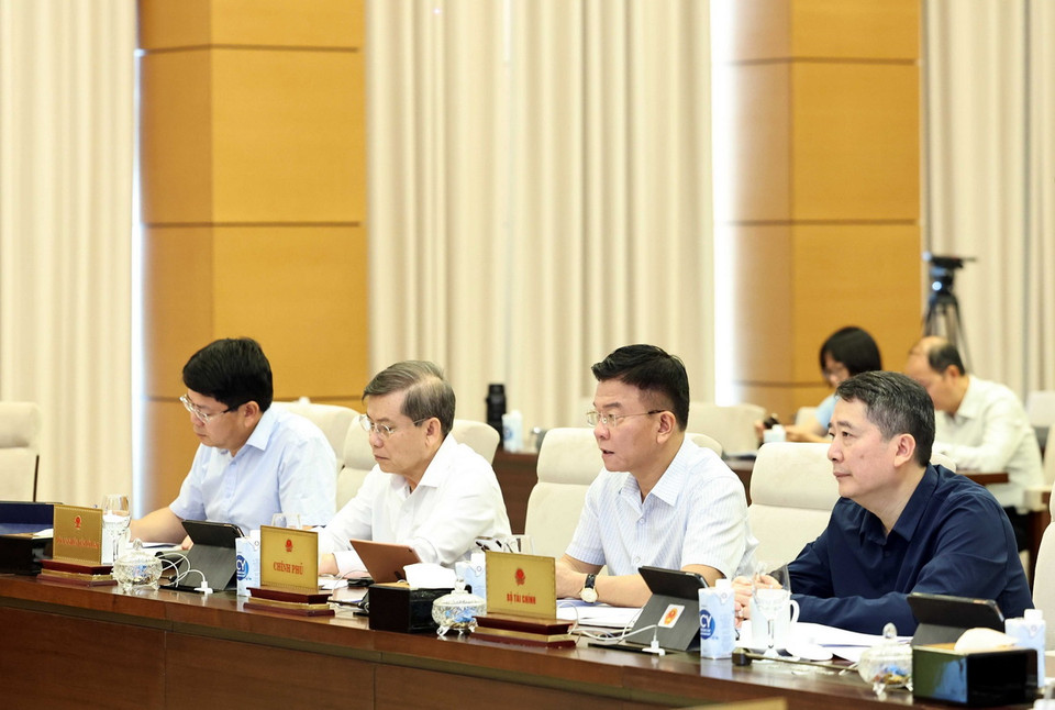 Phó Thủ tướng Lê Thành Long và đại biểu dự phiên khai mạc. (Ảnh: Thống Nhất/ TTXVN)