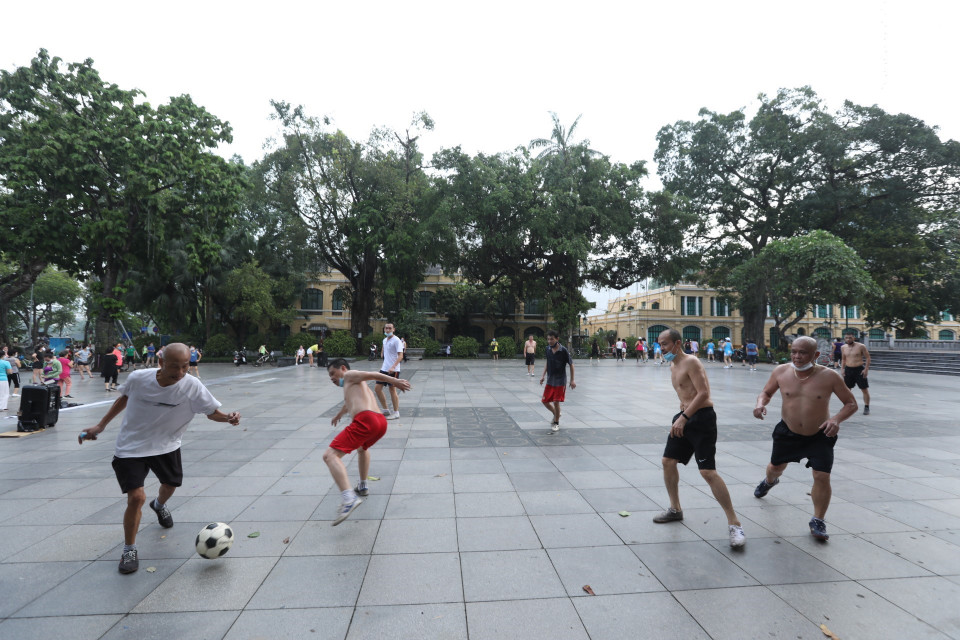 Từ 0h00 ngày 26/6/2021, UBND thành phố Hà Nội cho phép mở lại một số hoạt động. (Ảnh: Minh Quyết/TTXVN)